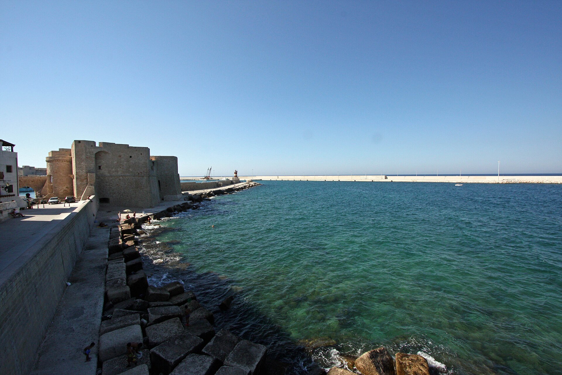 Castello di Carlo V e imbocco del porto - panoramio