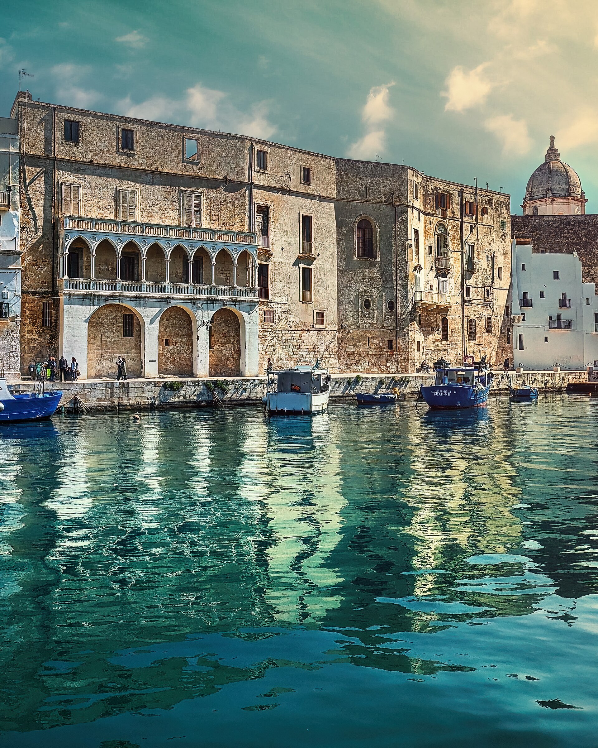 Palazzi sul Porto Vecchio di Monopoli